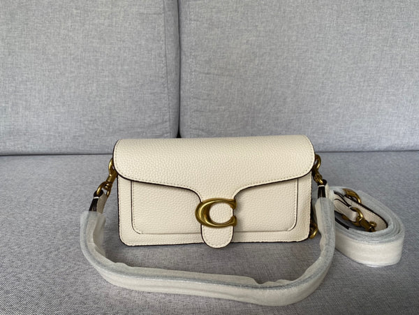 Tabby Shoulder Bag 20 White – Compact, Elegant & Versatile
