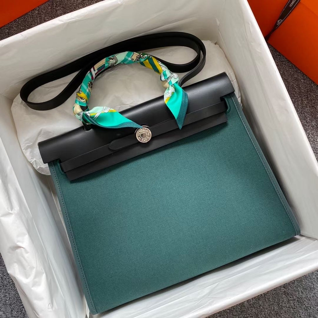 Classic Herbag Zip 31 Handbag