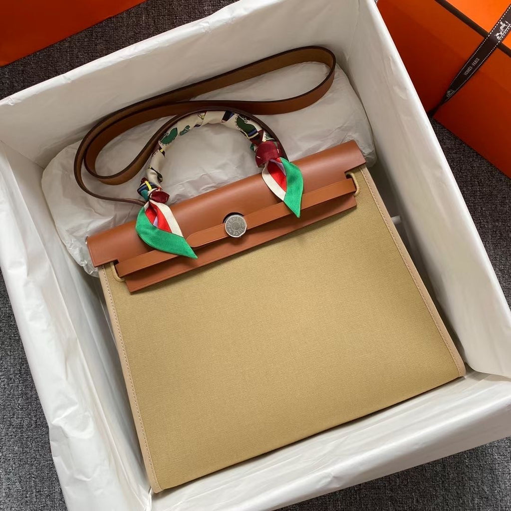 Classic Herbag Zip 31 Handbag