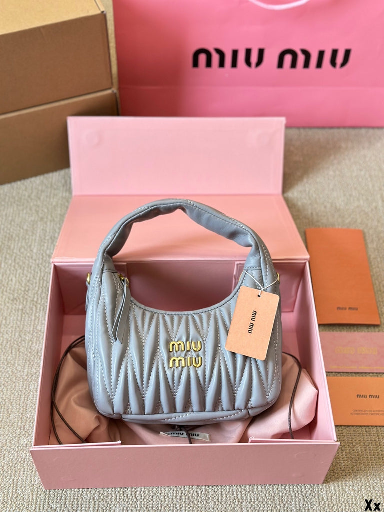 Wander Matelassé Nappa Leather Hobo Bag