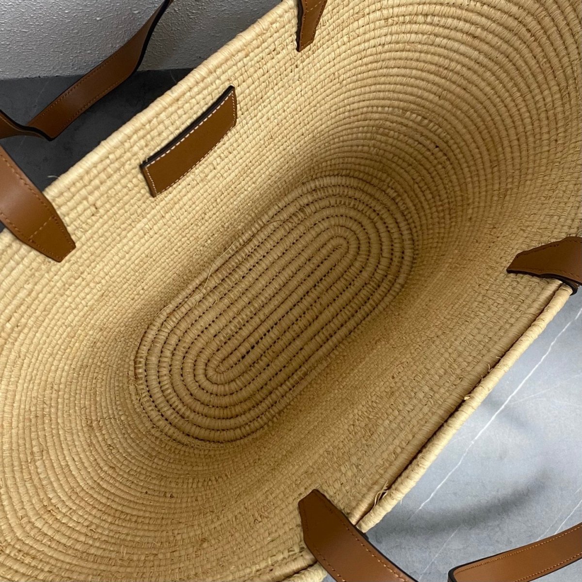 Braided Tote in Raffia and Calfskin