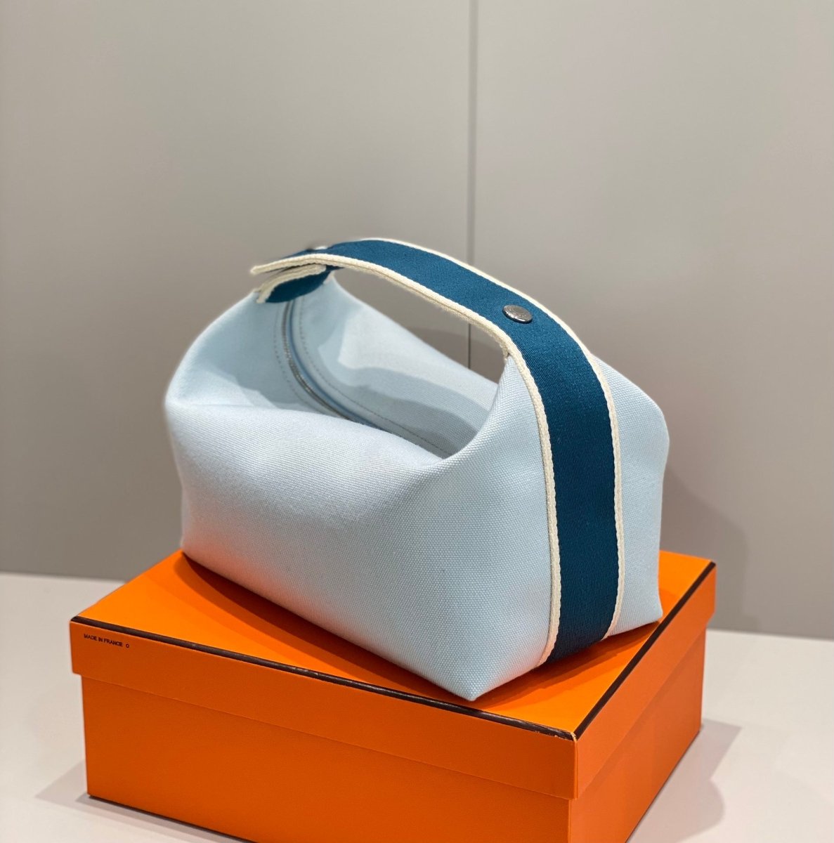 Bride - a - Brac Case