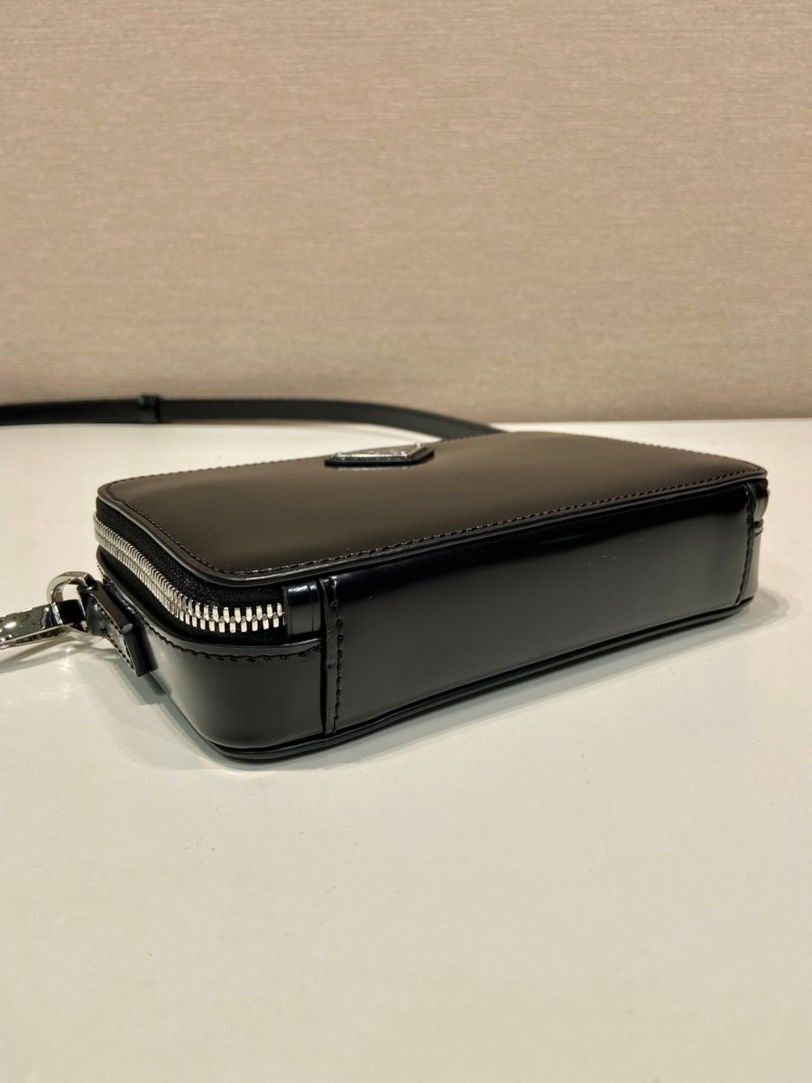 Brique Leather Crossbody Bag Black – Elegant 2024 Classic Design