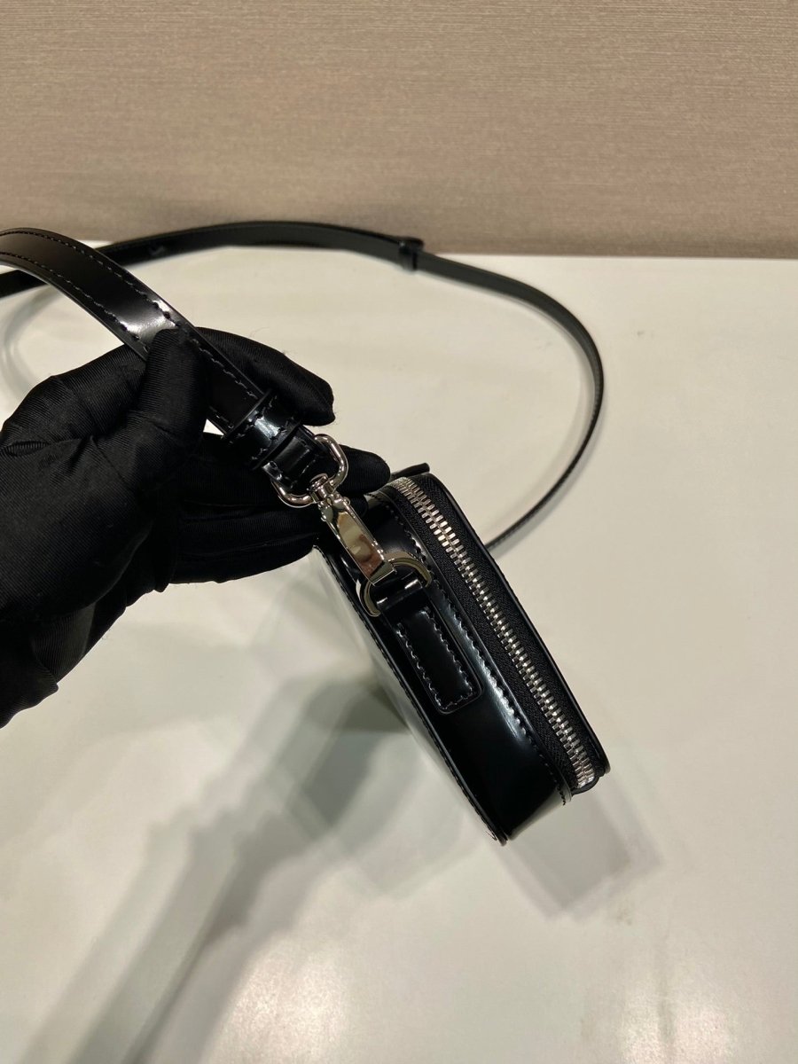 Brique Leather Crossbody Bag Black – Elegant 2024 Classic Design