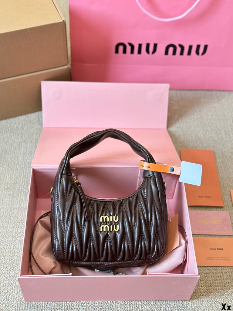 Wander Matelassé Nappa Leather Hobo Bag