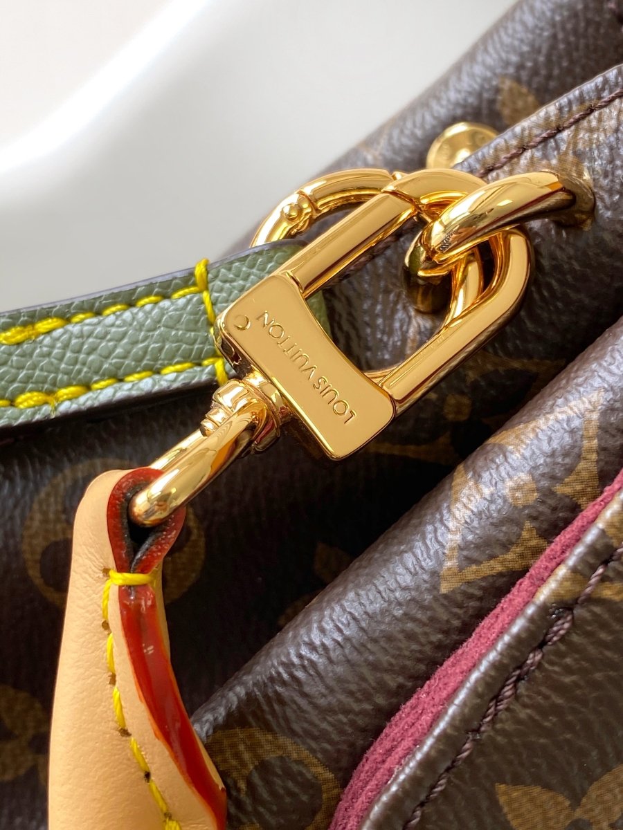 Classic Hide Away MM Structured Handbag – Designer Inspired Bags