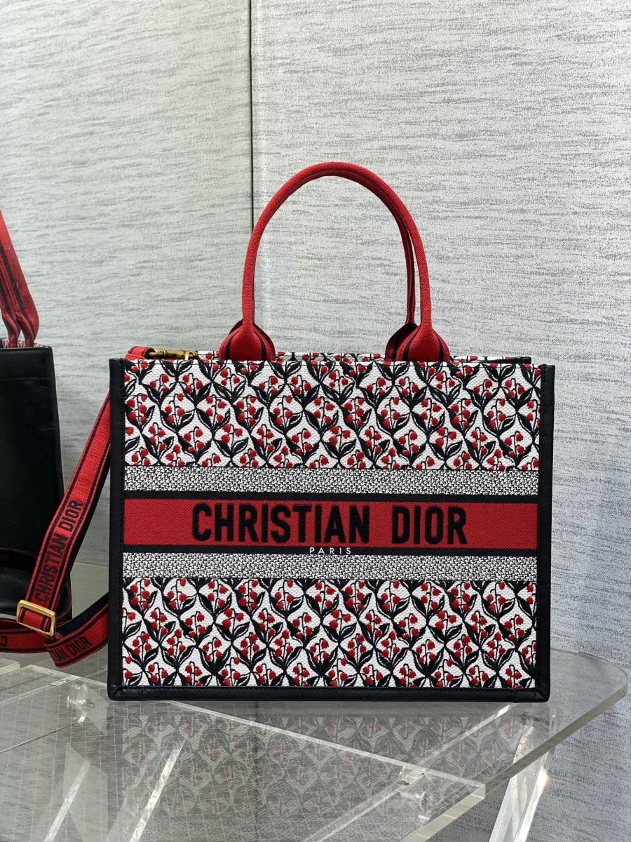 Dioramour Dior Book Tote Bag – Sweet Chinese Valentine’s Day Edition
