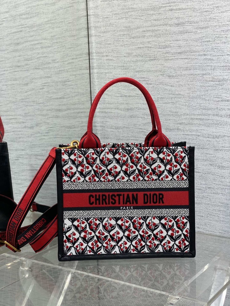 Dioramour Dior Book Tote Bag – Sweet Chinese Valentine’s Day Edition