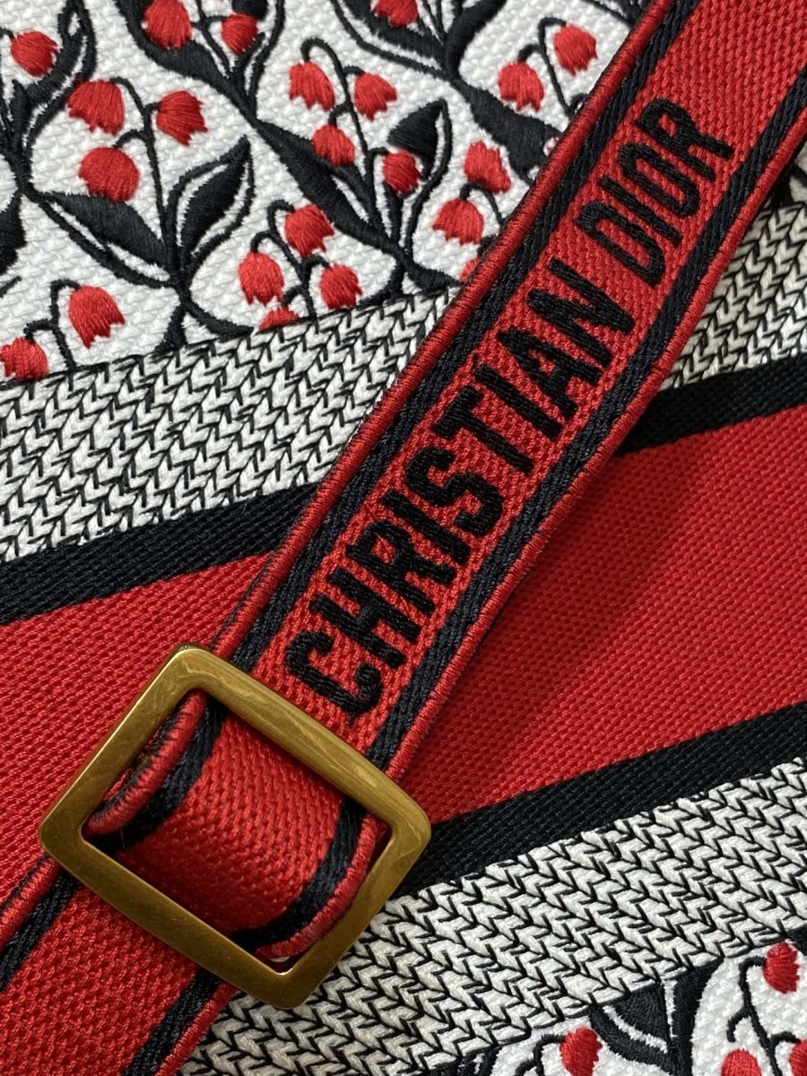 Dioramour Dior Book Tote Bag – Sweet Chinese Valentine’s Day Edition