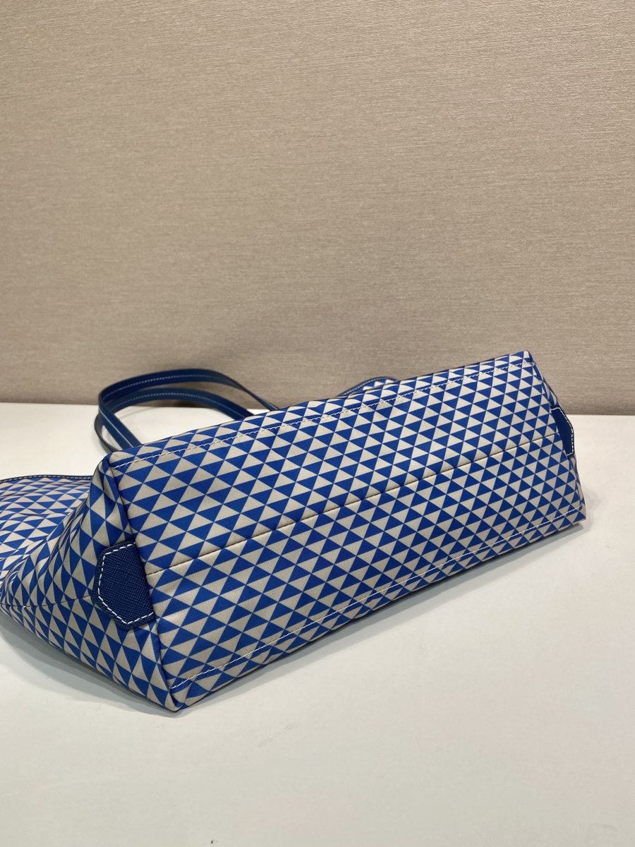 Elegant Triangular Pattern Nylon Tote Bag