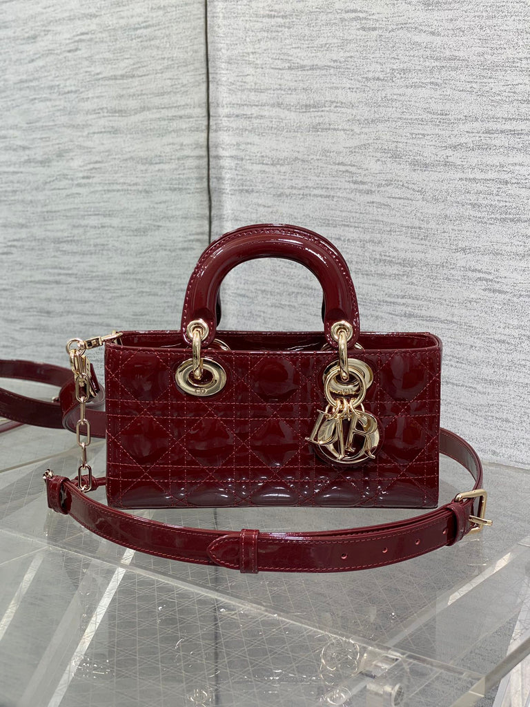 Lady D-Joy Bag Red – Elegant Patent Leather with Classic Cannage Design