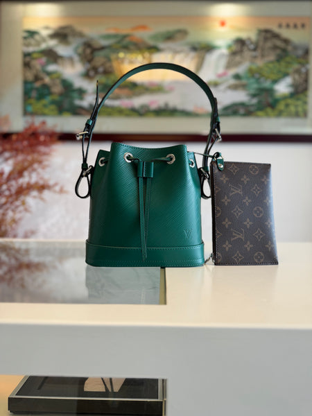 Chic Epi-Textured Bucket Bag in Emerald Green – Designer Inspired Bags