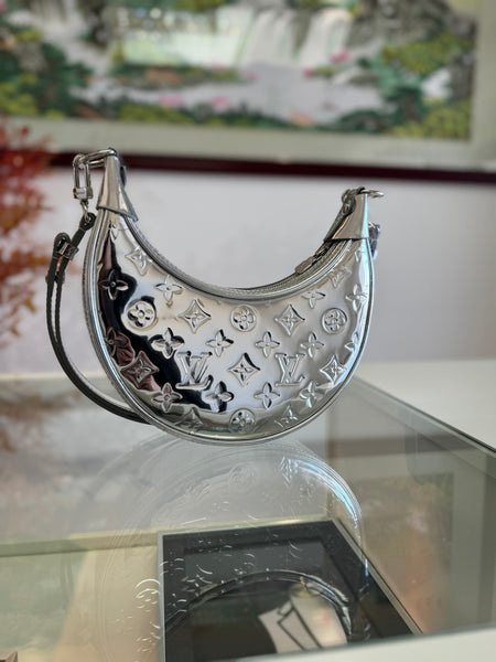 Silver Reflective Loop Shoulder Bag – Designer Inspired Bags