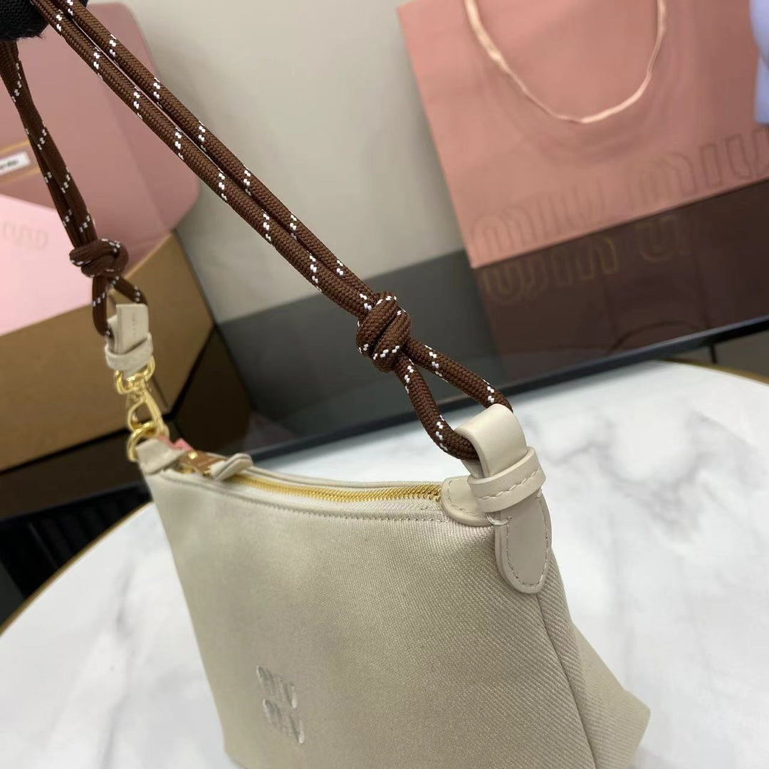 Gabardine Canvas Pouch