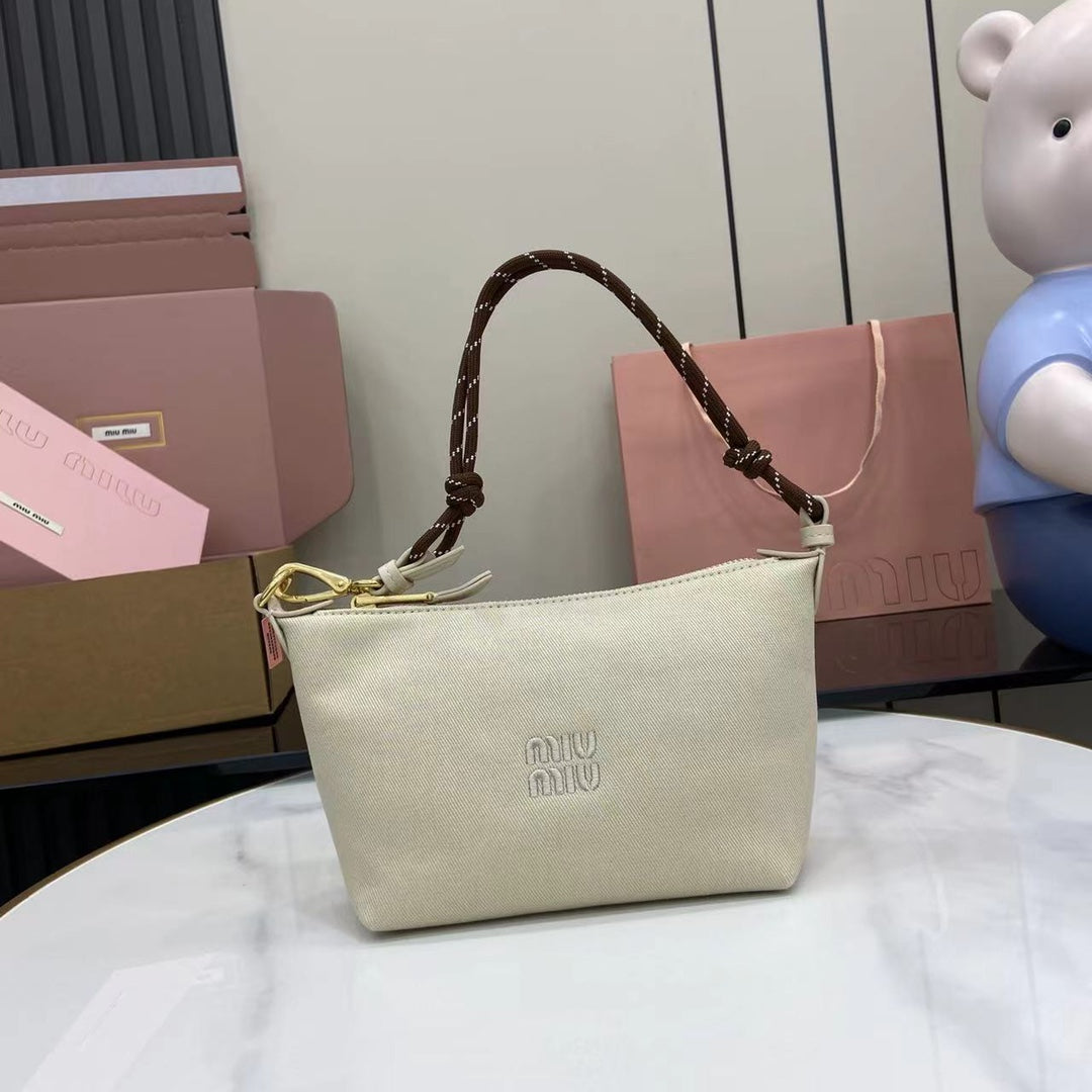 Gabardine Canvas Pouch