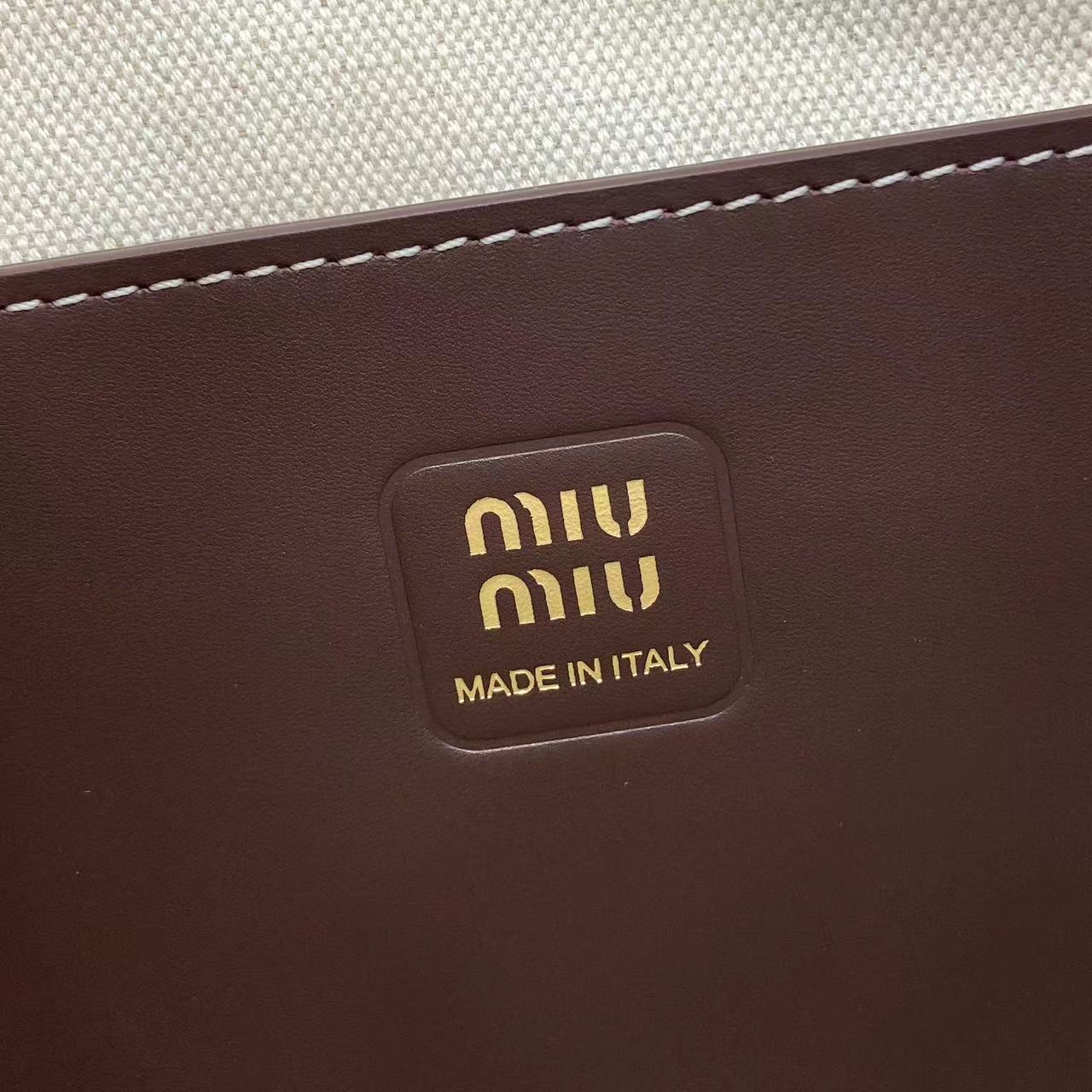 Compact Leather Tote with Classic Detailing