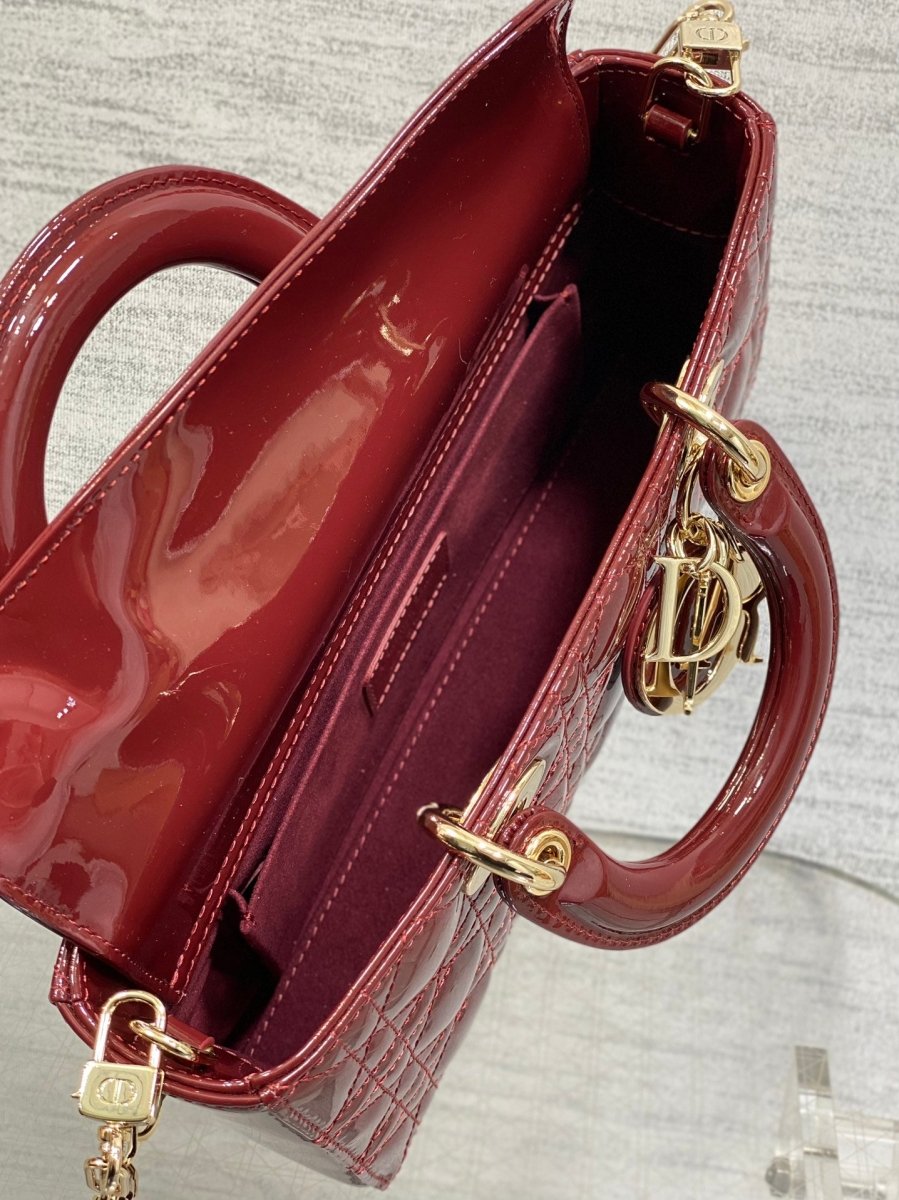 Lady D - Joy Bag Red – Elegant Patent Leather with Classic Cannage Design