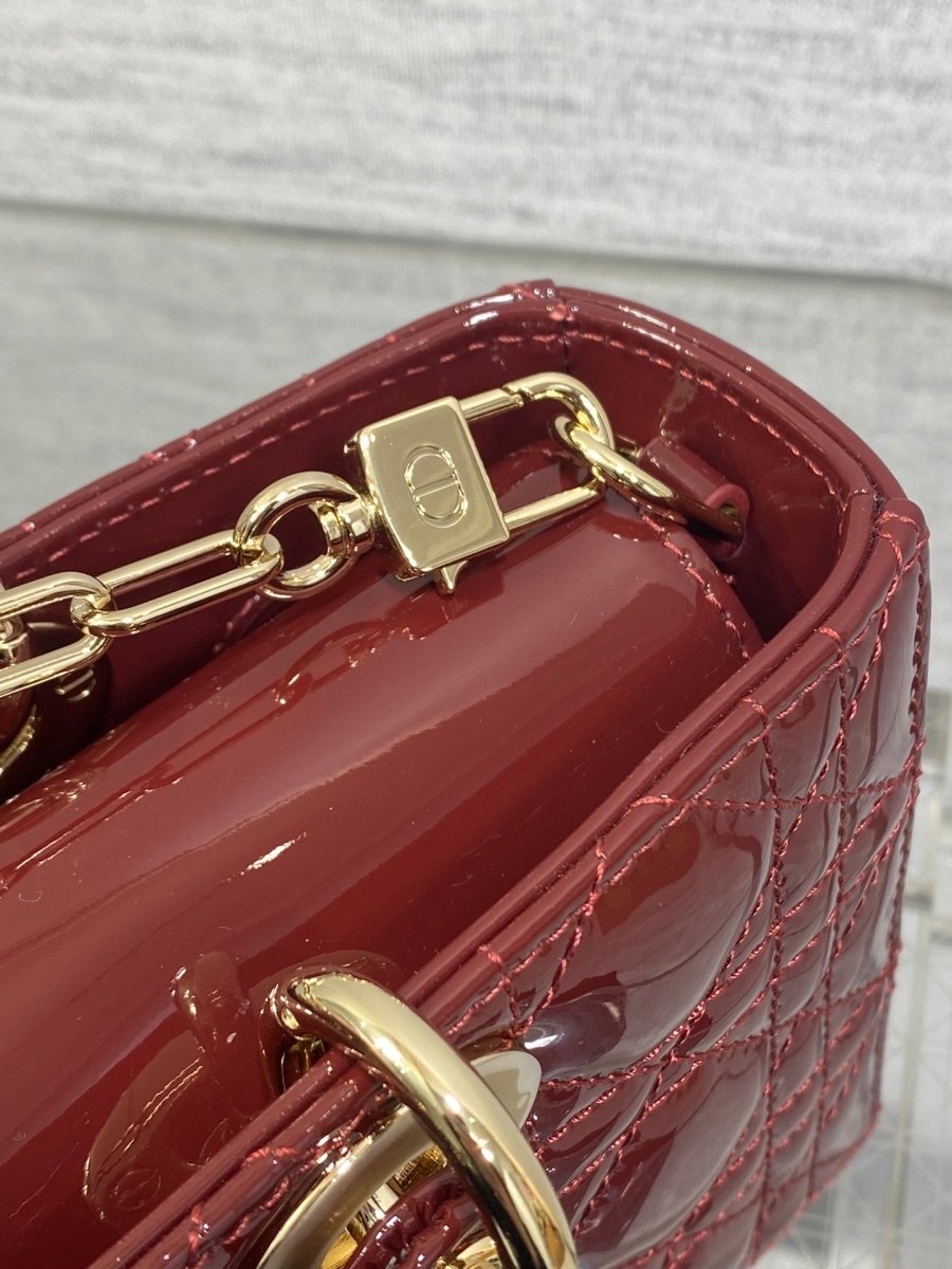 Lady D - Joy Bag Red – Elegant Patent Leather with Classic Cannage Design