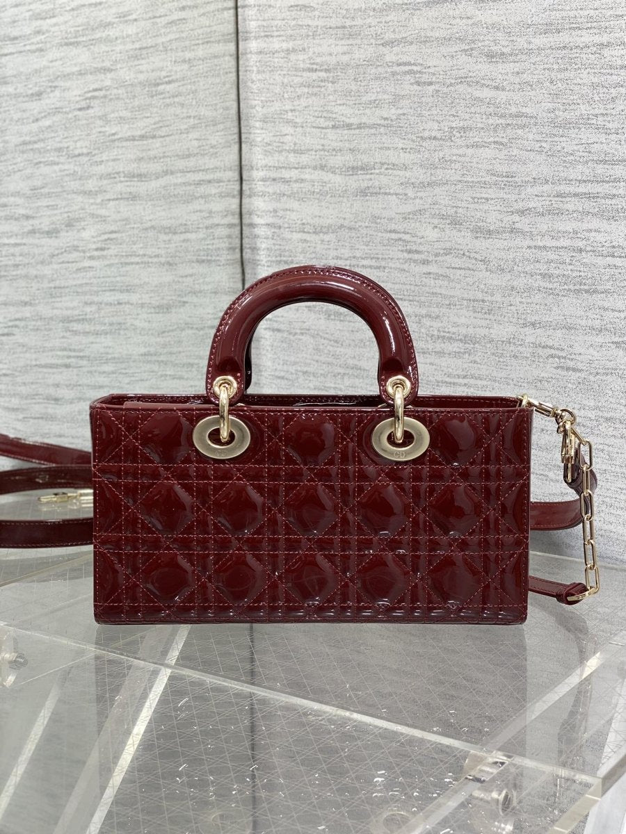 Lady D - Joy Bag Red – Elegant Patent Leather with Classic Cannage Design
