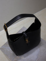 Le 5 à 7 Shoulder Bag – Luxury Inspired Minimalist Design