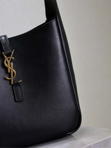 Le 5 à 7 Shoulder Bag – Luxury Inspired Minimalist Design