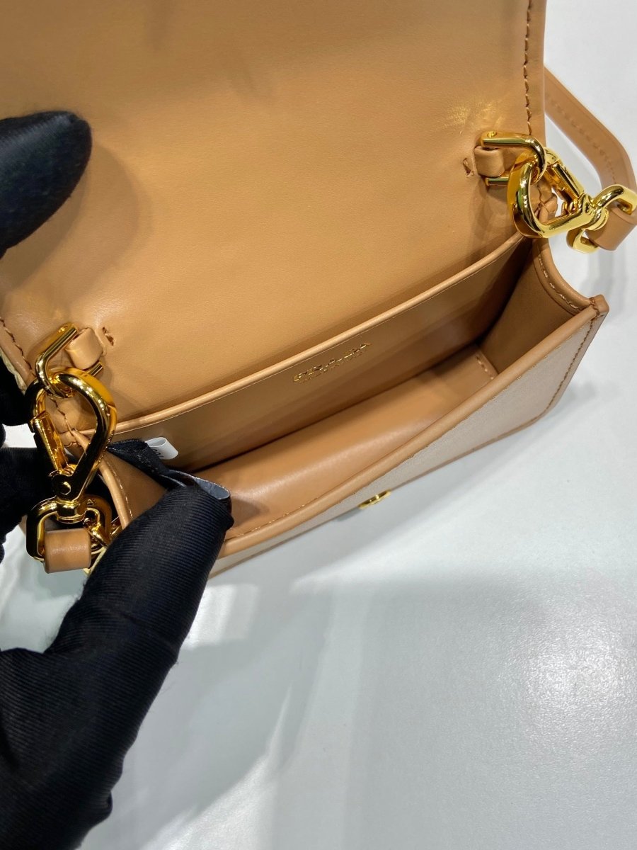 Raffia - Effect Crochet Card Holder with Shoulder Strap – Handwoven Calfskin Mini Bag