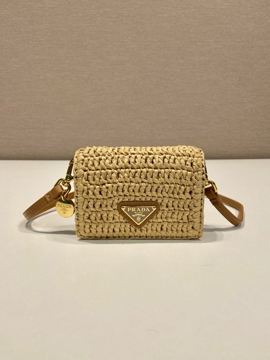 Raffia-Effect Crochet Card Holder with Shoulder Strap – Handwoven Calfskin Mini Bag
