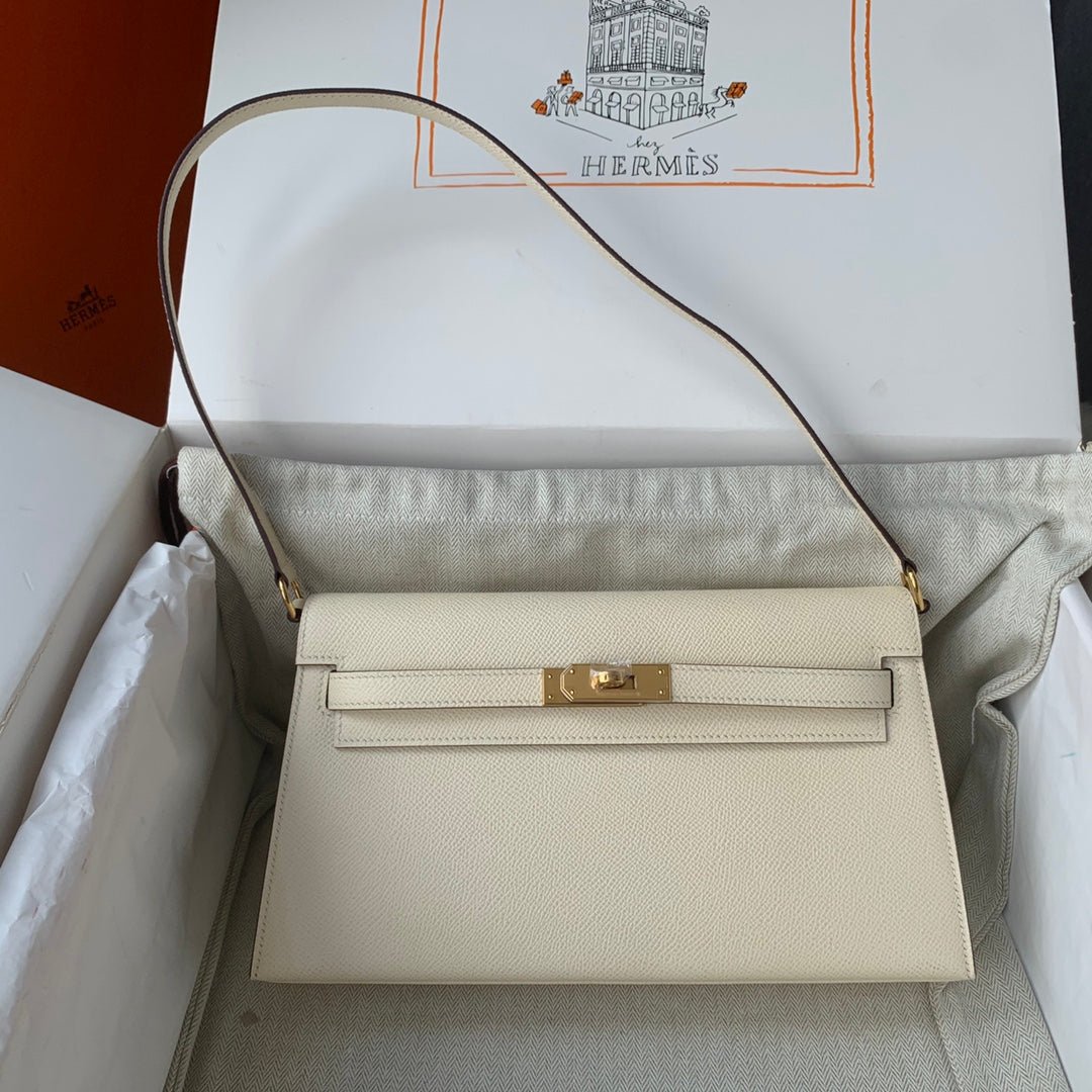 Structured Elan Handbag with Sleek Underarm Design